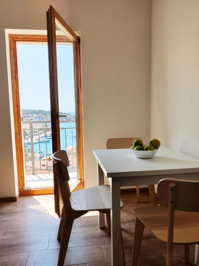 Brand New Apt W Balcony & Perfect Seaview At Center Хвар Екстер'єр фото