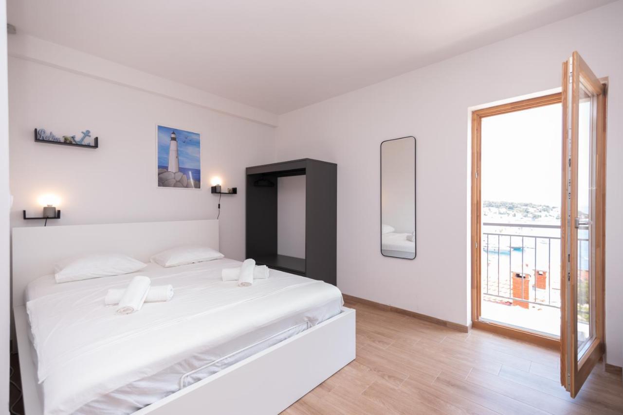 Brand New Apt W Balcony & Perfect Seaview At Center Хвар Екстер'єр фото